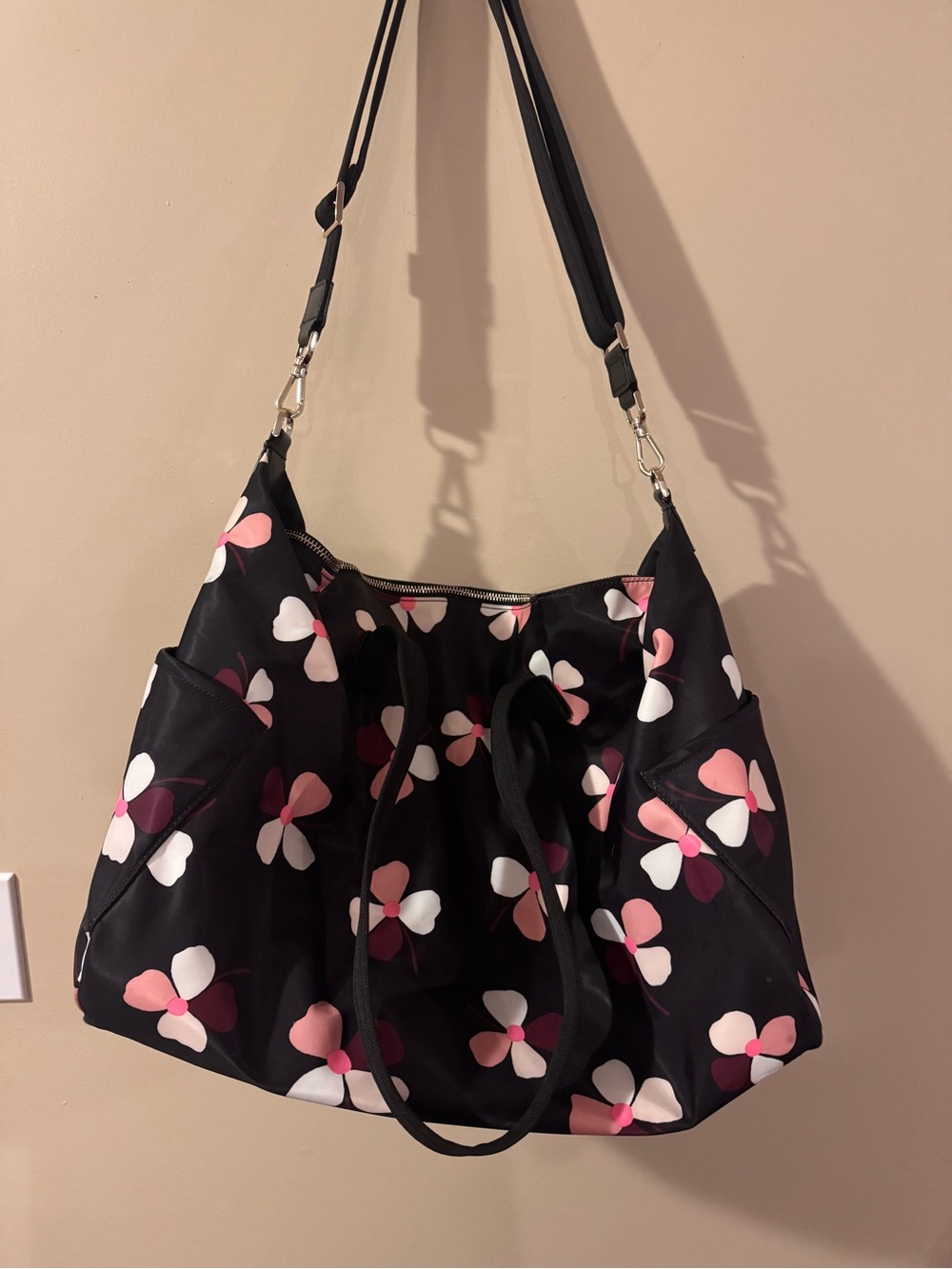 Kate Spade Dawn Dusk Buds Weekender Bag in black with pink floral - Picture 5 of 10